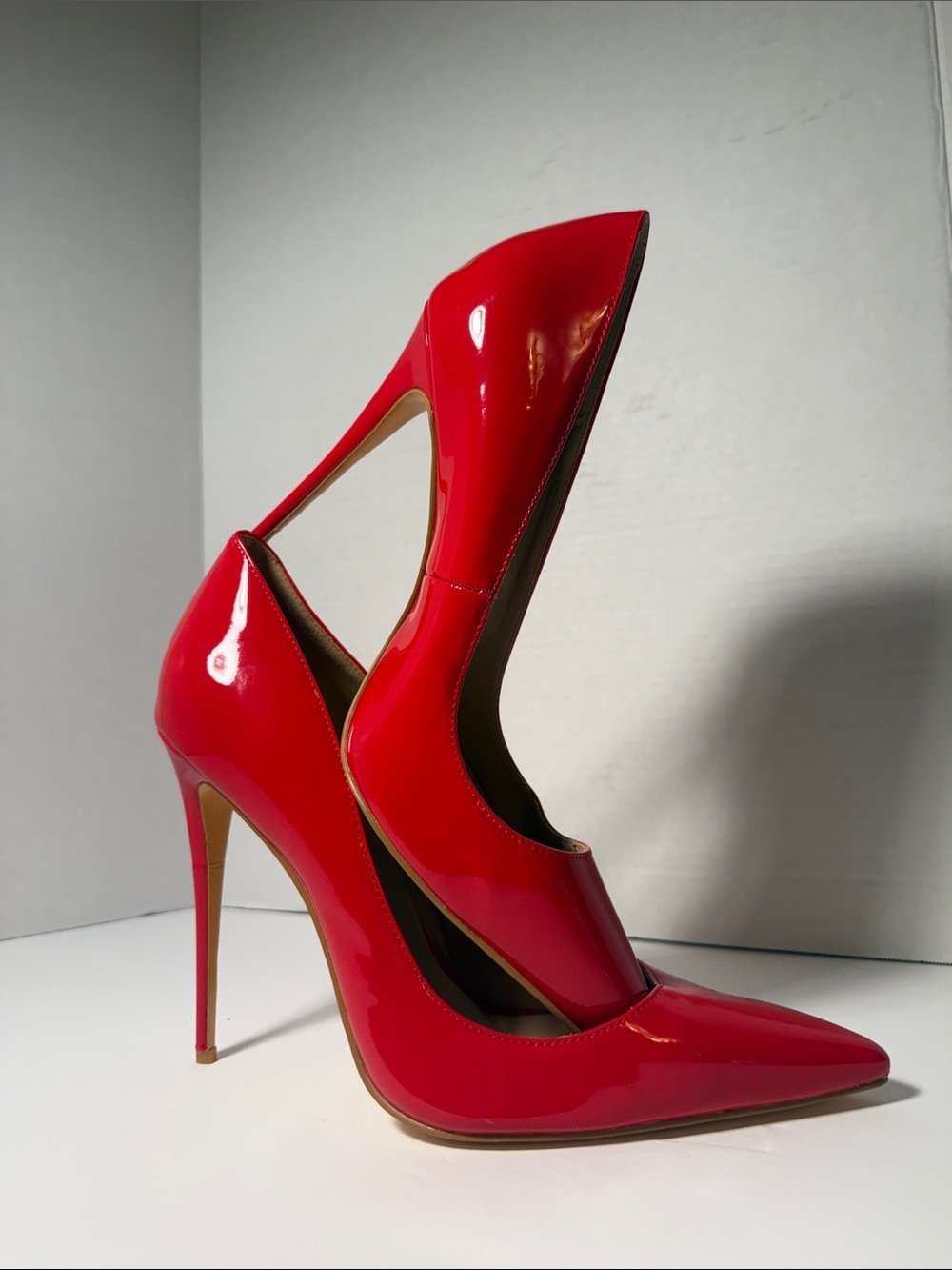 Red Patent Pointed-Toe High Heel Pumps - Picture 6 of 8
